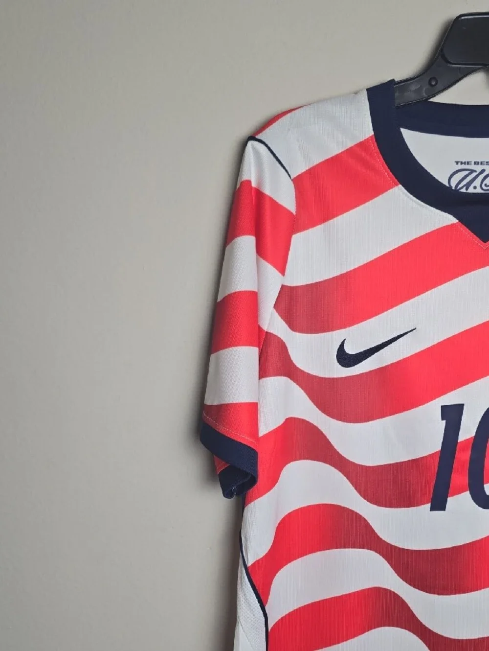 Nike Pulisic USA Red & White Wave Soccer/ Football 2026 World Cup Jersey NWT - Picture 3 of 7